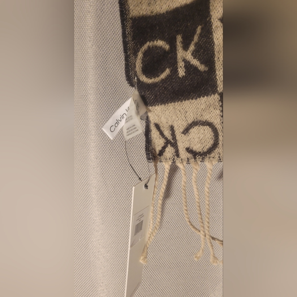 Scarf - Picture 2 of 2
